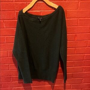Elegant Green Women's Sweater
